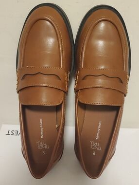 Time and Tru Men's Tan Slip-On Penny Loafers